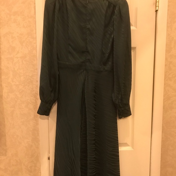 Dress - Picture 3 of 6